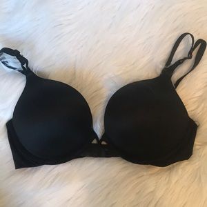 Victoria’s Secret bombshell bra